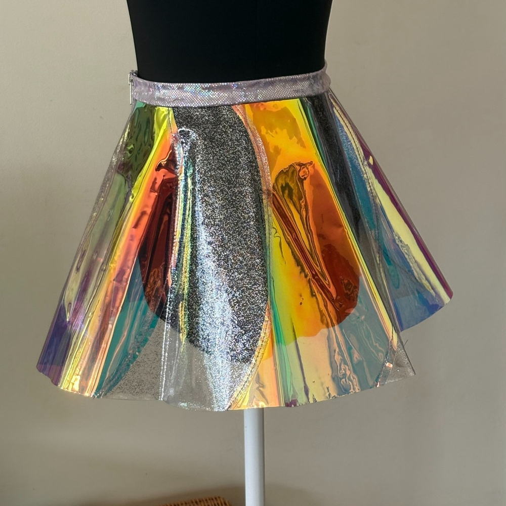 Holographic Mini Skirt - Picture 4 of 7